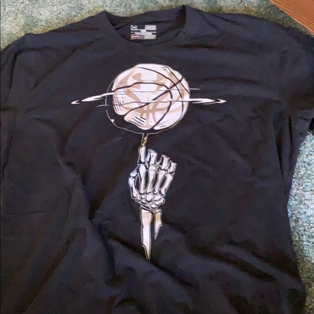 Under armour t shirt